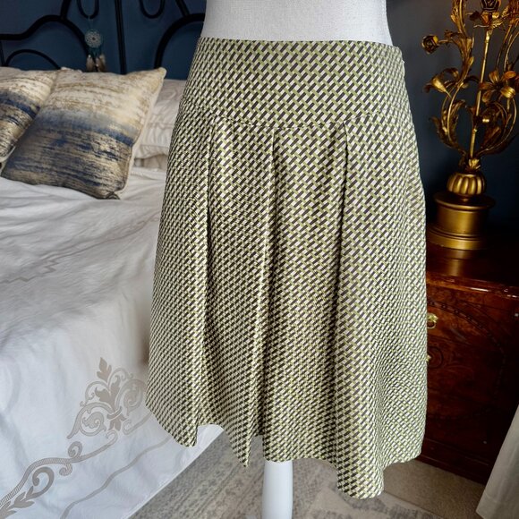 100% Silk Banana Republic Olive Green Brown & Cream A Line Pleated Skirt - Picture 3 of 7